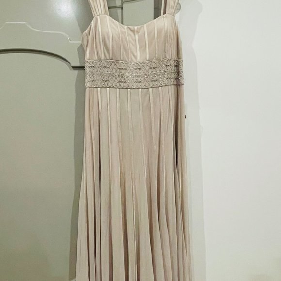 Gorgeous Elegant Formal Maxi Evening Gown - Picture 2 of 5